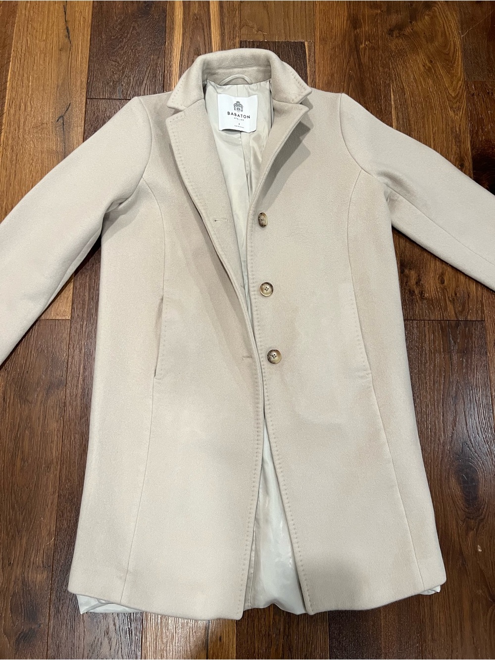 Aritzia Women's Light Cream Single-Breasted Coat